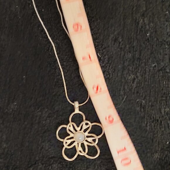 🌹NIB🌹Aurastella Solid Sterling Silver Flower Necklace with Moonstone - Picture 6 of 8